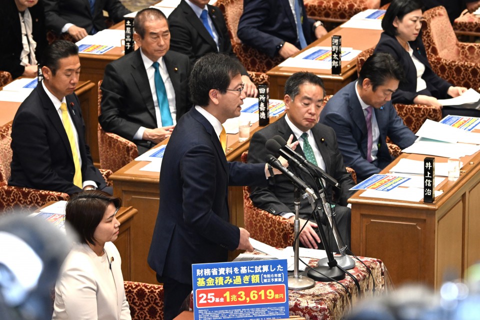 衆院予算委員会 城井崇