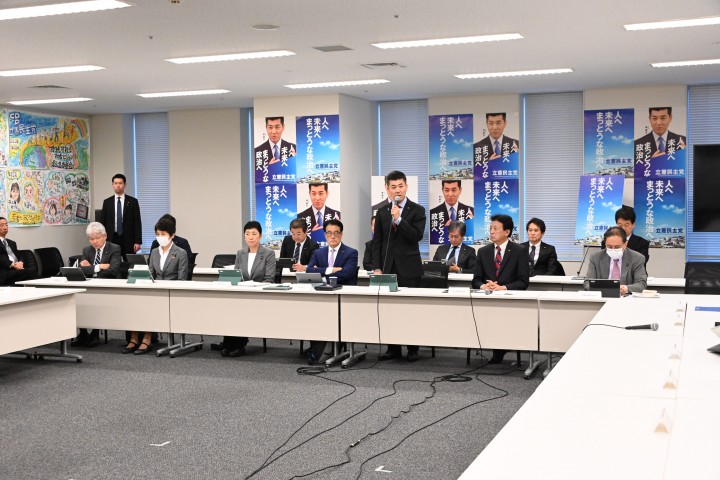 常任幹事会　泉健太