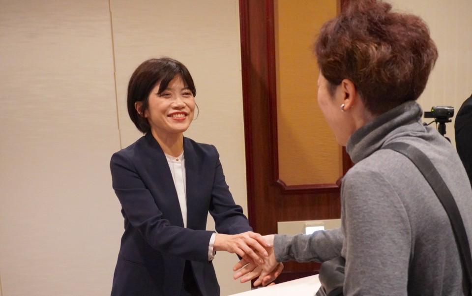 打越さく良