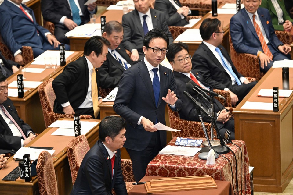 山岸一生 予算委員会