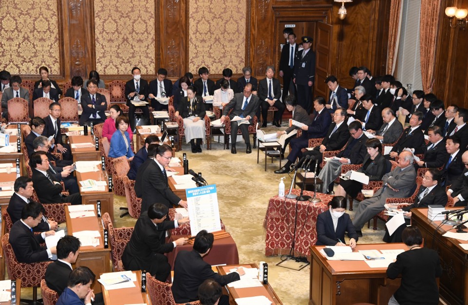 衆院予算委員会 長妻昭