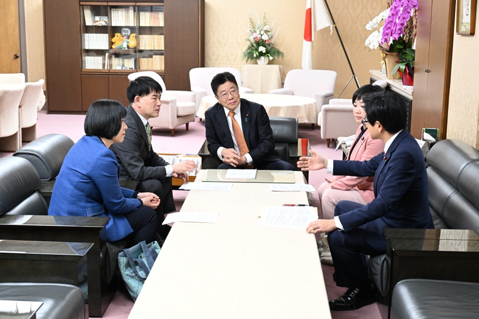 大島敦 岸真紀子 村田享子 道下大樹 「2025(令和7)年度税制改正に関する主要提言」を財務大臣に申し入れ
