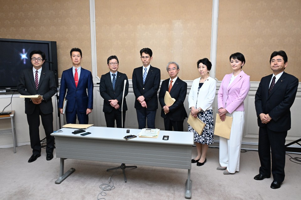 道下大樹 井坂信彦 石橋通宏 階猛 近藤昭一 早稲田ゆき 吉田はるみ 山井和則