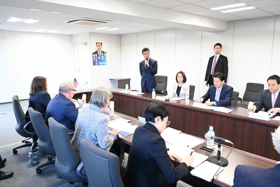 泉健太　徳永エリ　篠原豪　玄葉光一郎