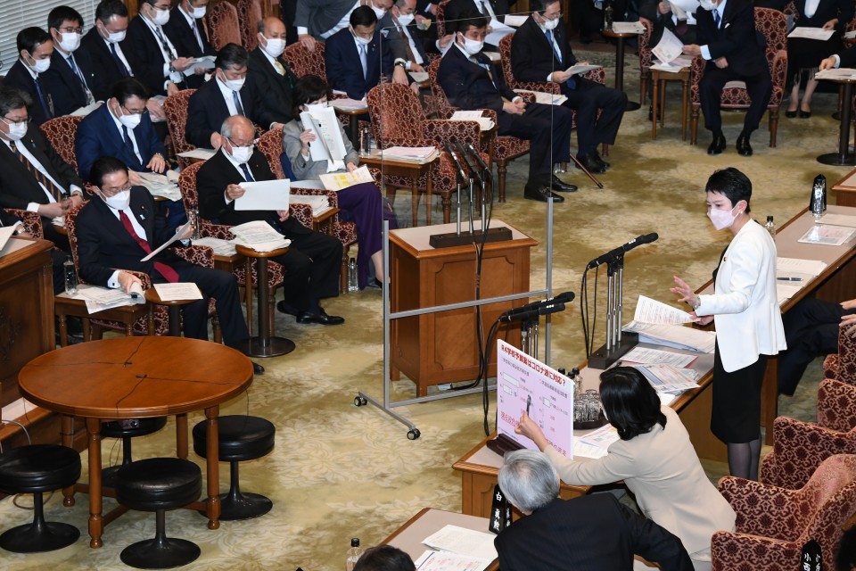 0225 参予算 蓮舫議員3.JPG
