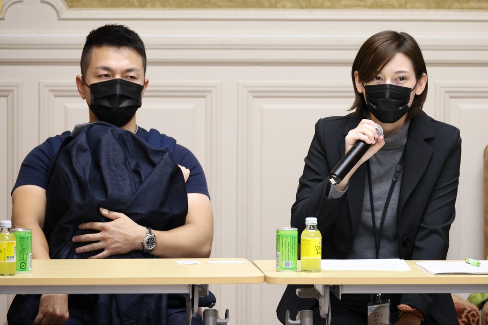 武田ショウコさん(右)とパートナーの方(左) 20221116_163927_re_rez.JPG