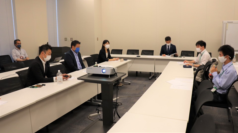 若者から多くの発言があり意見交換会は盛り上がりました IMG_7830.JPG