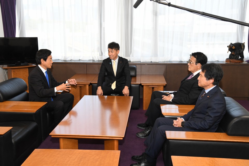 泉健太 広田一 岡田克也 大串博志