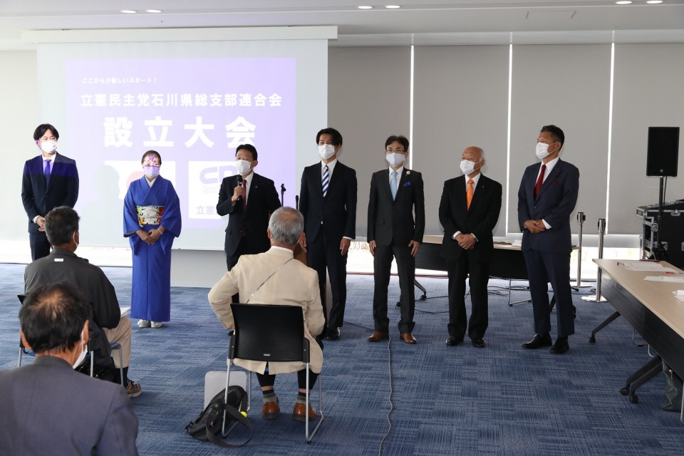 県連役員と挨拶する近藤県連代表 20201004_150533_01_rsz.JPG