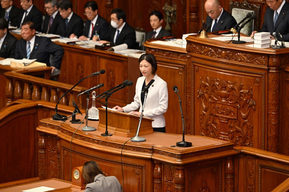 酒井なつみ 衆院本会議
