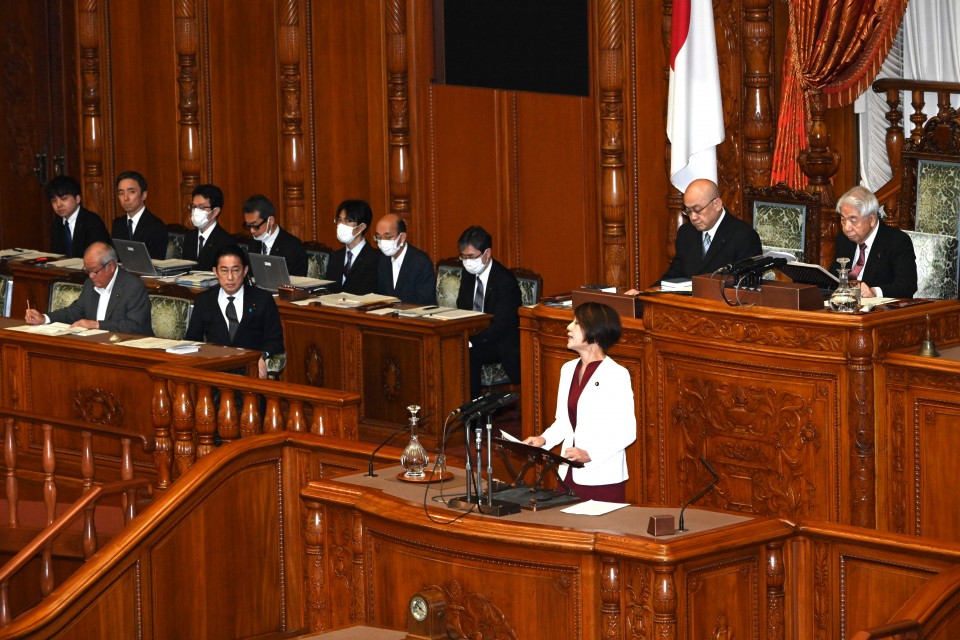 古賀千景 決算 参院本会議