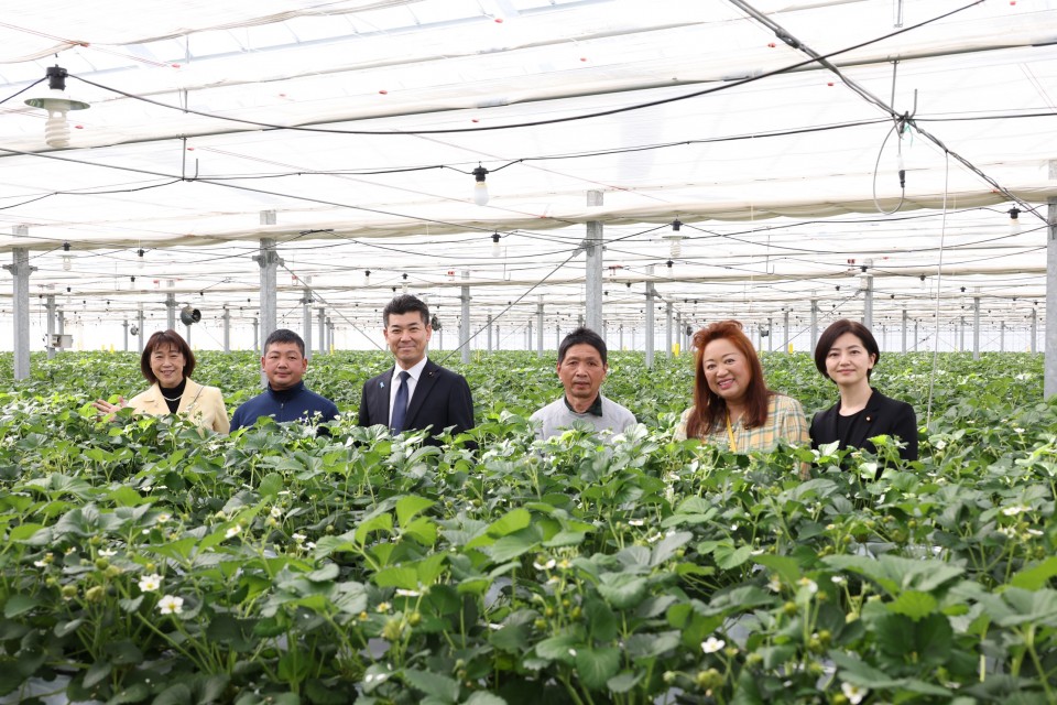 左から、岡本衆院議員、宍戸孝行さん、泉代表、宍戸孝行さん、布田岩沼市議、石垣参院議員 20230311_111953_re_rez.JPG