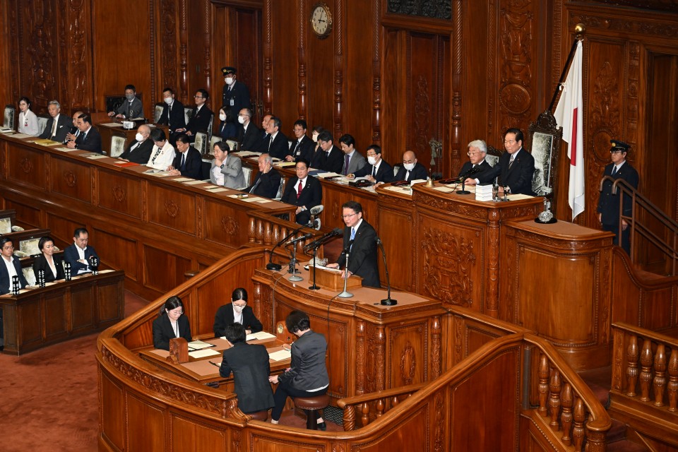 衆院本会議 長妻昭 第213回通常国会