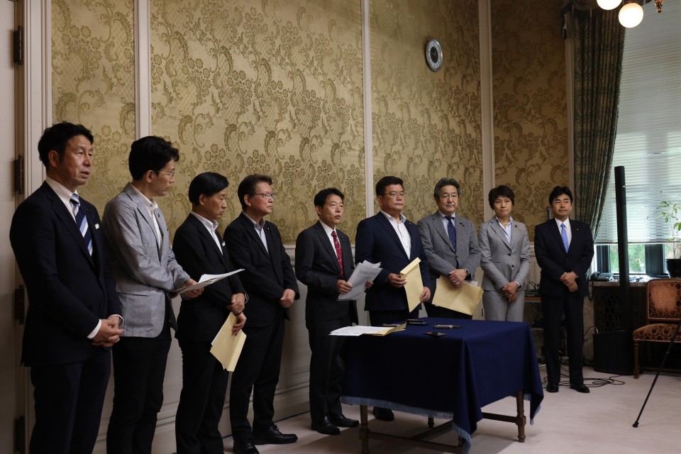 公費解体促進法案 令和6年能登半島地震 能登半島の一刻も早い復旧・復興に向けた倒壊等家屋の公費解体促進法案 近藤和也 長妻昭 山崎誠 階猛 米山隆一 森山浩行 杉尾秀哉 西村智奈美 山井和則
