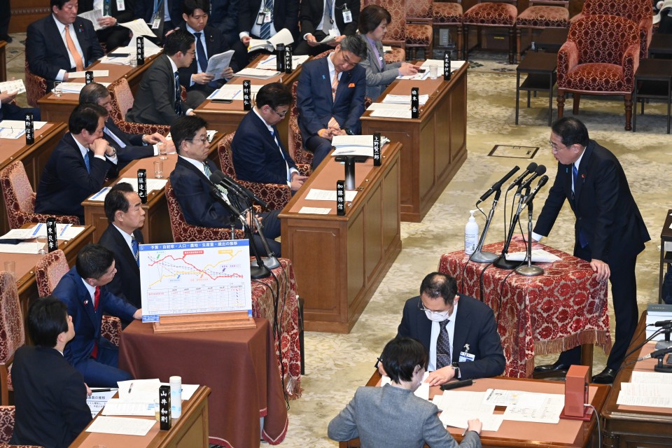 衆院予算委員会 野間健