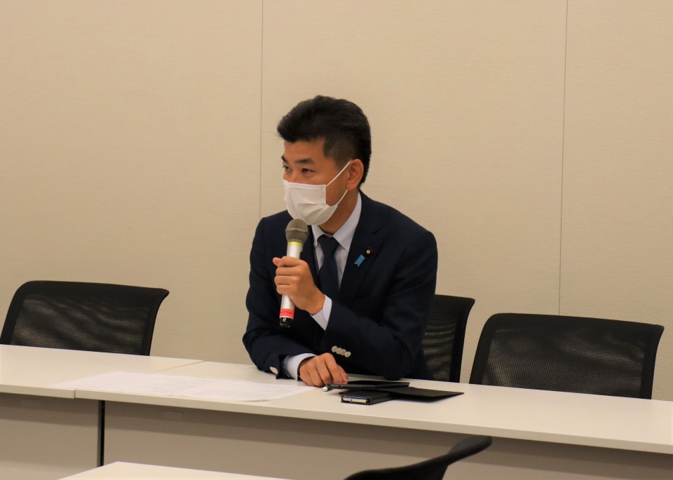 最後に挨拶をする泉政調会長 IMG_7800.jpg