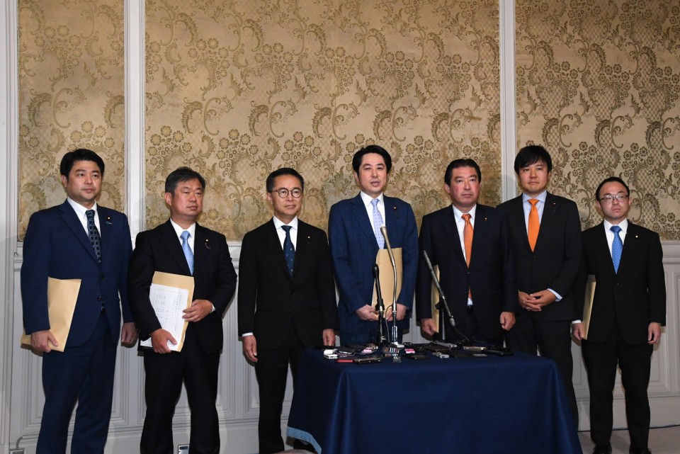 政治資金規正法等の一部を改正する法律案 落合貴之 本庄知史 小沼巧
