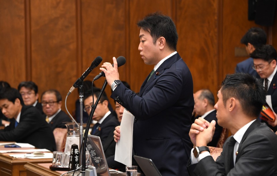 衆院政治倫理審査会　中谷一馬