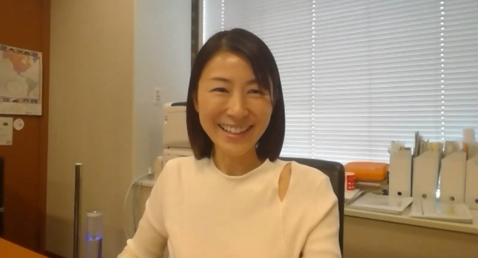 オープニングセッションで司会を務めた塩村あやか参院議員 スクリーンショット (297).png
