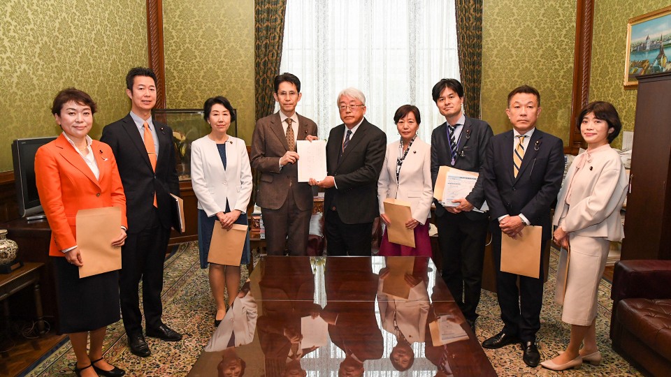 階猛　早稲田ゆき　堤かなめ　柚木道義　井坂信彦　中島克仁　打越さく良　高木真理
