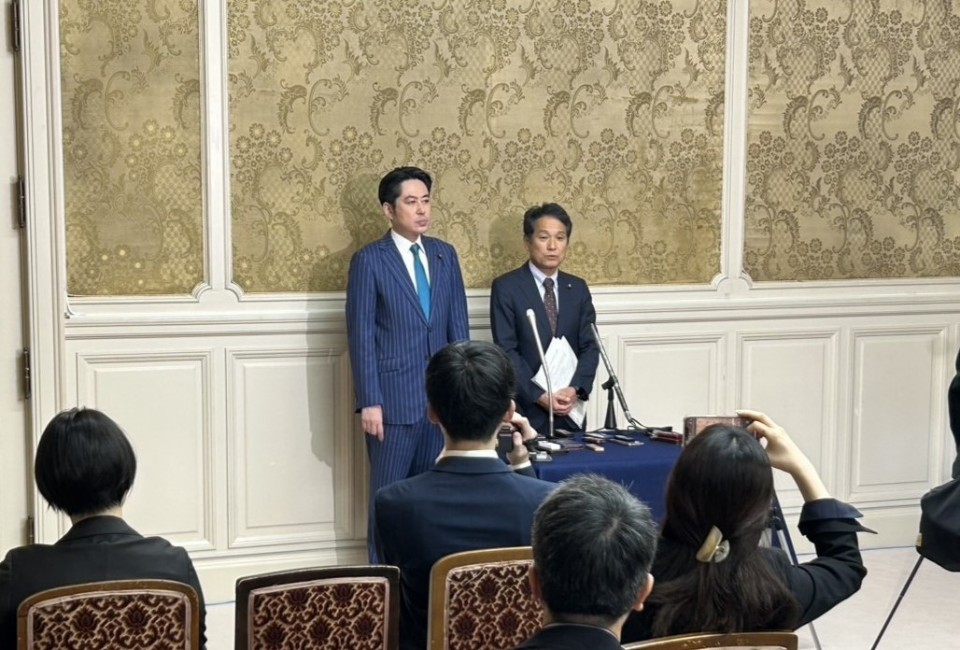 政治改革に関する各党協議会　大串博志　落合貴之