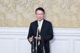 長妻昭