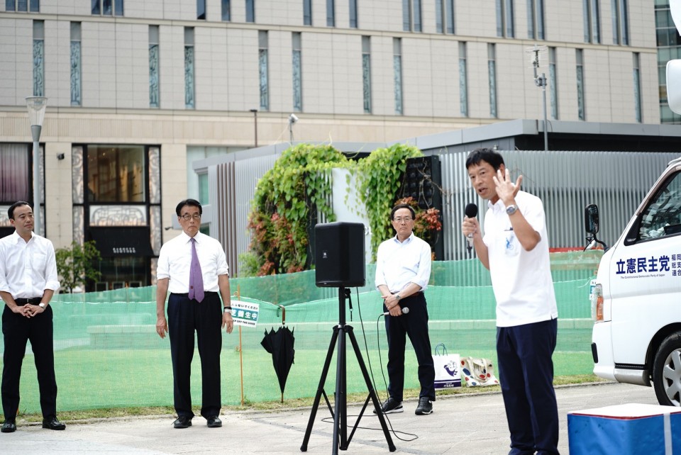 稲富修二　岡田克也