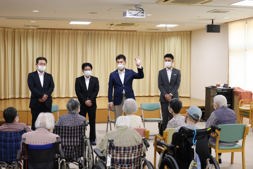 泉健太 森本真治 東克哉 特別養護老人ホーム「慈光園」(広島市安佐南区)の慰問