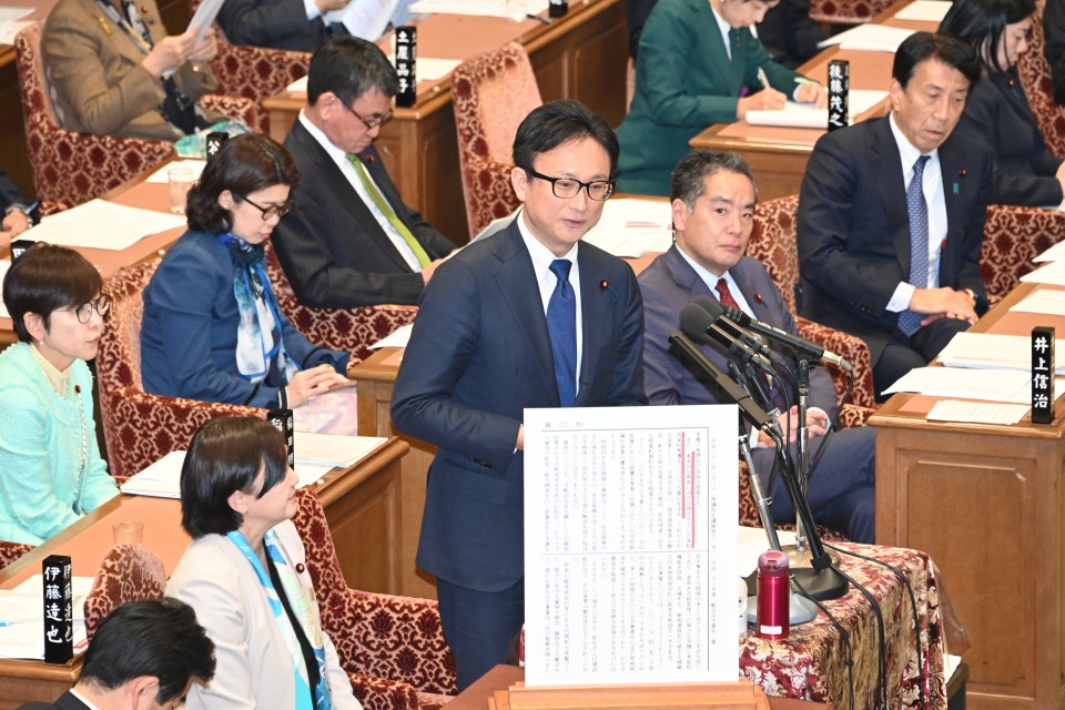 衆院予算委員会 基本的質疑 山岸一生