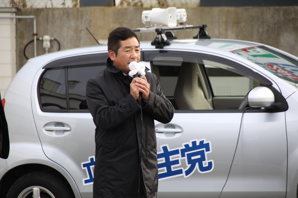 街頭演説をする勝部参院議員 20201101_133640_01_rsz.JPG