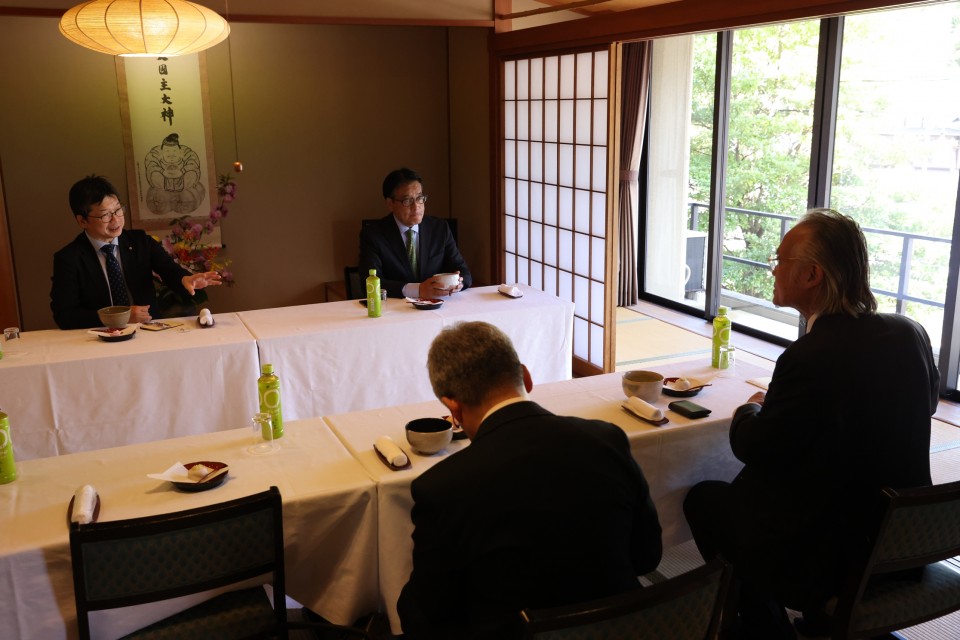 岡田克也 石橋通宏