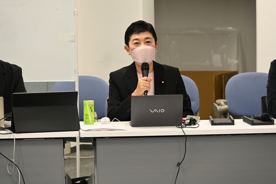 辻󠄀元つながる本部長代理 辻元さん.JPG