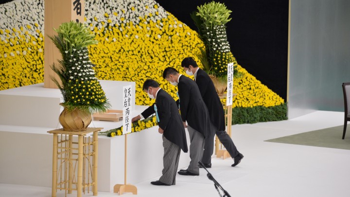 泉健太　全国戦没者追悼式