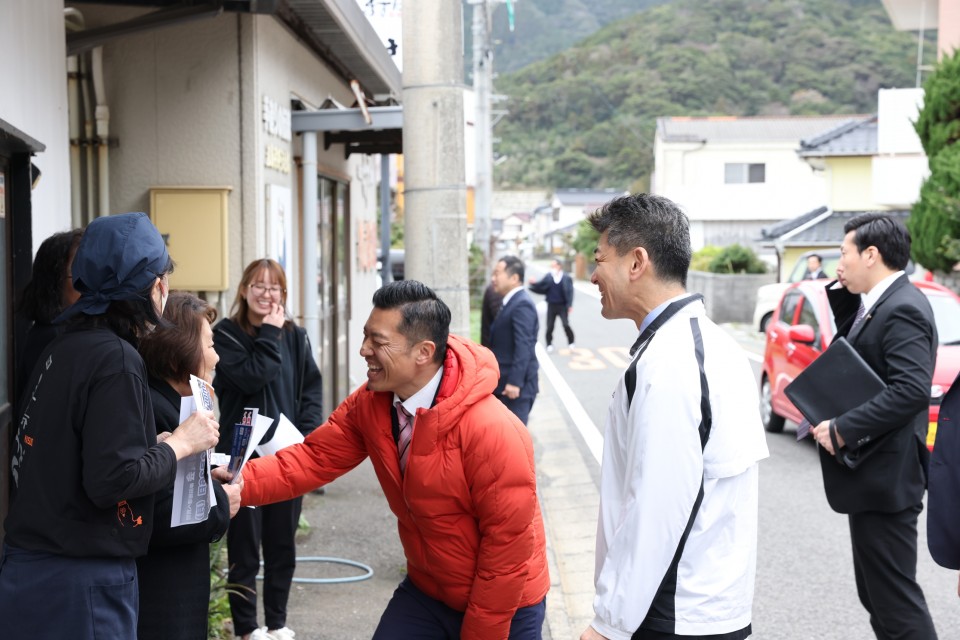 泉健太　山田勝彦
