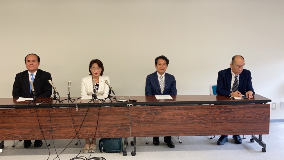 小林華弥子 大串博志 吉田忠智