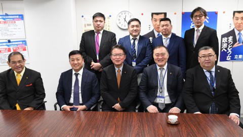 長妻昭