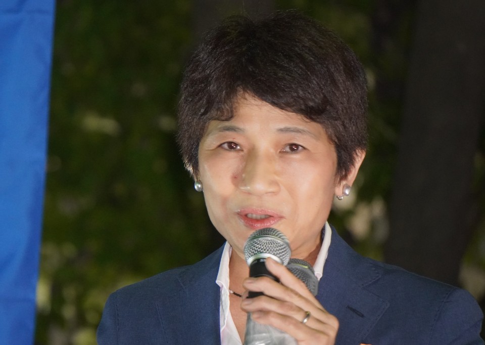西村智奈美