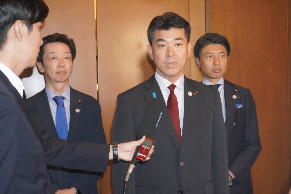 泉健太 源馬謙太郎 青柳陽一郎 ベトナム共産党書記局