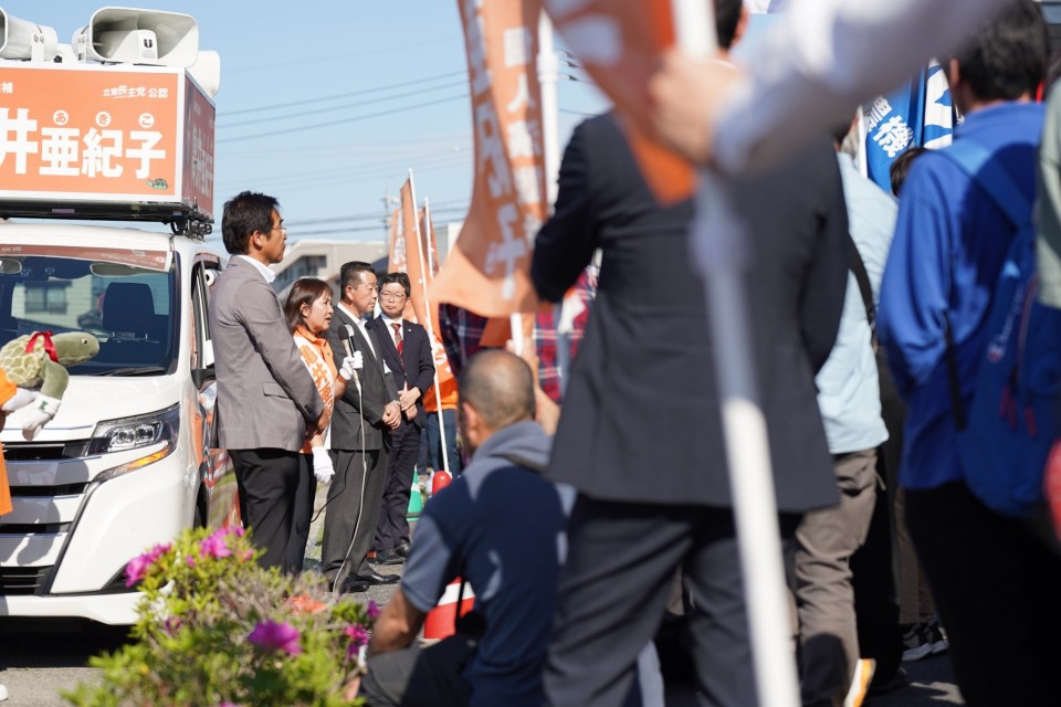 くにびきメッセでの街頭演説の様子 0427_くにびきメッセ_.jpg 亀井亜紀子