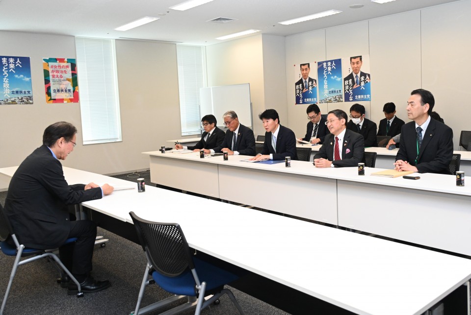 参議院選挙における合区の解消に関する決議 長妻昭