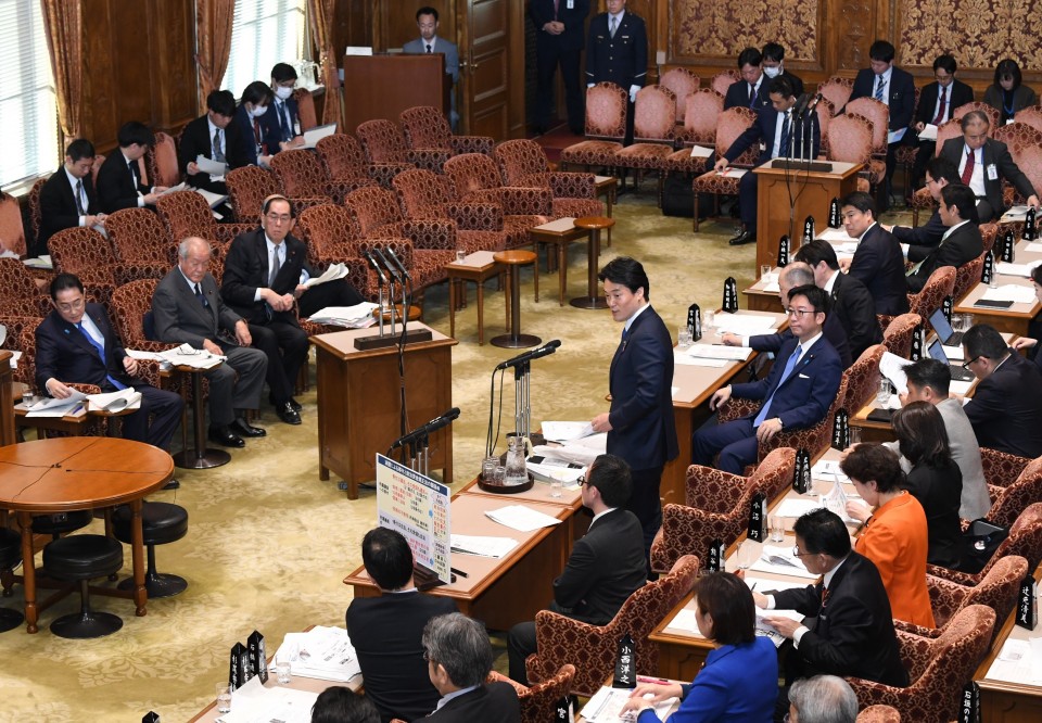 参院予算委員会 小西洋之