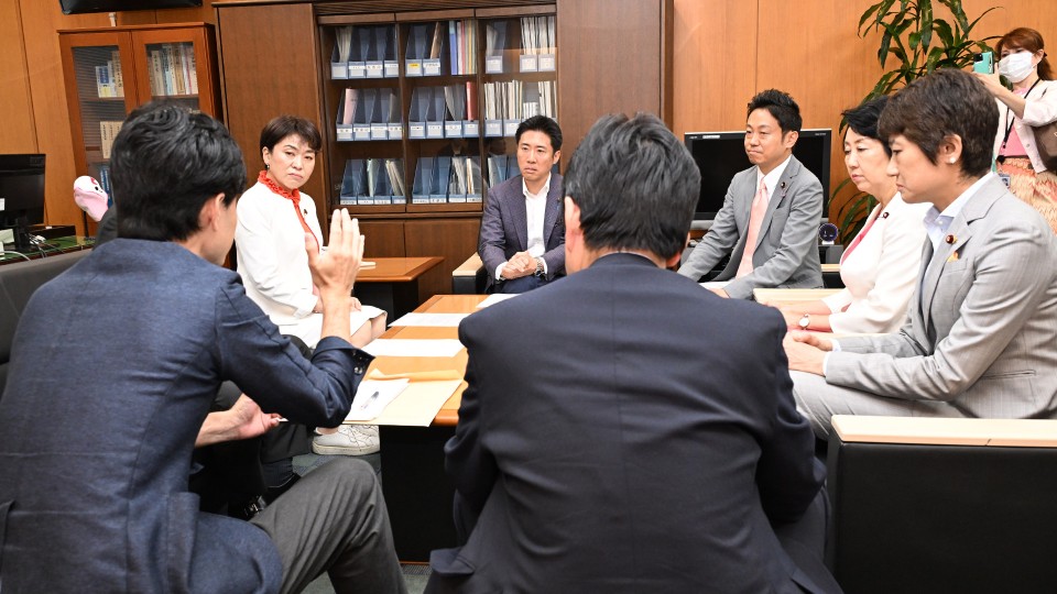 高木真理 中島克仁 柚木道義 奥村政佳 早稲田ゆき 西村智奈美 山井和則 中間年薬価改定廃止