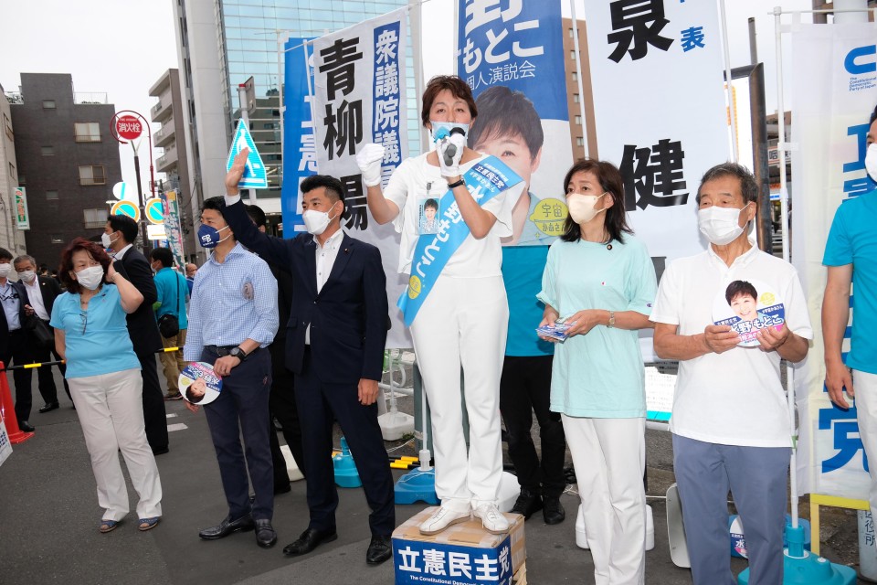 左から阿部知子衆議院議員、青柳陽一郎衆議院議員、2人おいて牧山ひろえ参議院議員、真山勇一参議院議員 左から阿部知子衆議院議員、青柳陽一郎衆議院議員、2人おいて牧山ひろえ参議院議員、真山勇一参議院議員