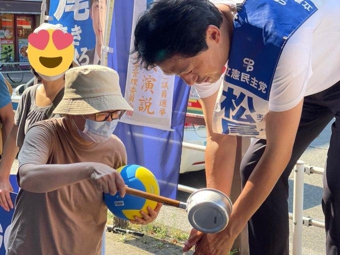 氷水があってよかった!足を止めて見てくれる人も多数! LINE_ALBUM_ボランティアさんの活動写真_220703.jpg