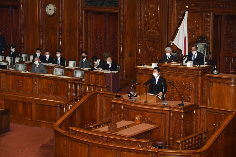 0222 衆本会議 稲富議員2.JPG