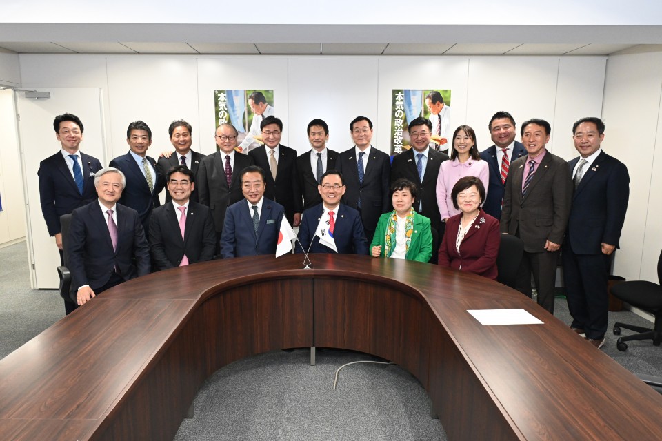 野田佳彦 小川淳也 重徳和彦 源馬謙太郎 塩村あやか 太栄志 白眞勲