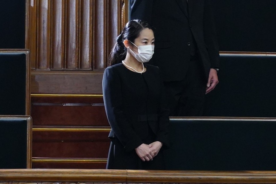傍聴席で演説を聞く羽田雄一郎氏のご遺族 ★0519参本追悼演説ご遺族.JPG