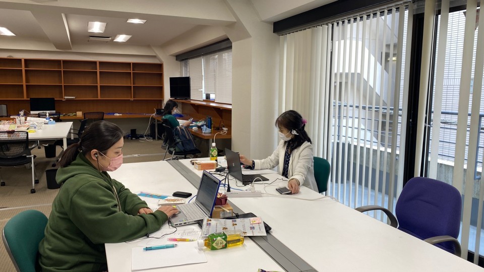 オンラインで電話に応答できるシステムを使用。党本部やそれぞれの自宅で相談電話に対応しました S__46350358.jpg