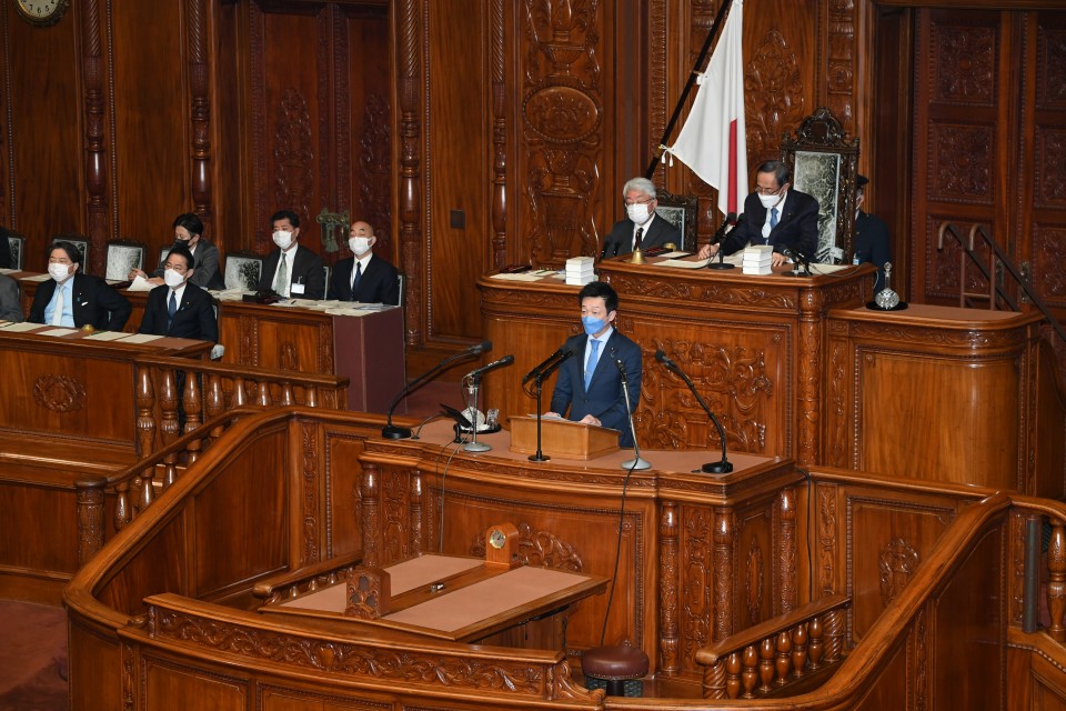 0222 衆本会議 源馬議員2.JPG