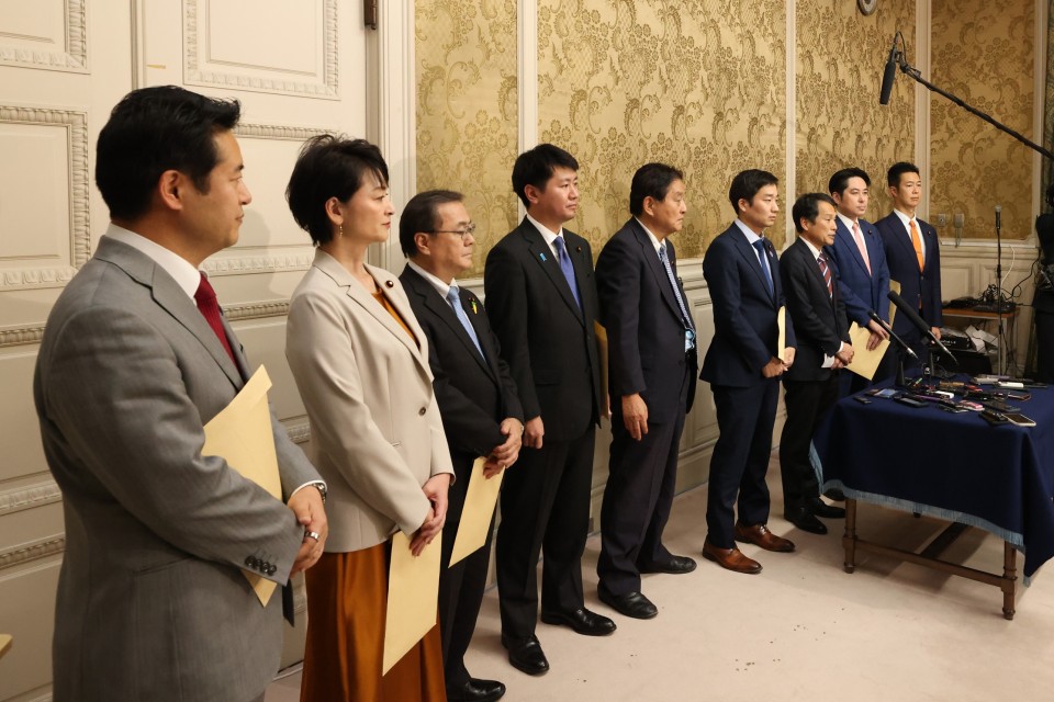 桜井周 吉田はるみ 大串博志 落合貴之 井坂信彦 政治資金世襲禁止法案(正式名称「政治資金規正法の一部を改正する法律案」)